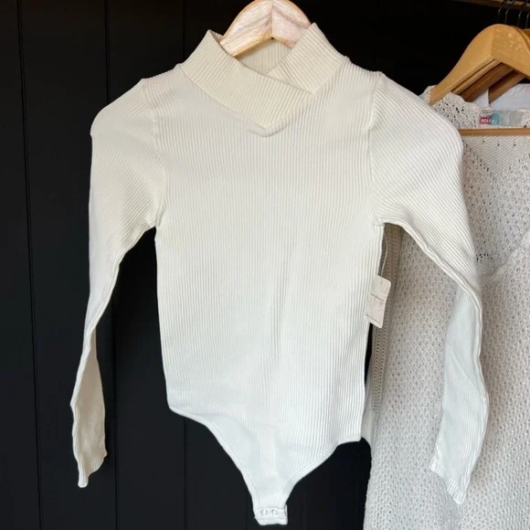 Free People - Picture 4 of 4